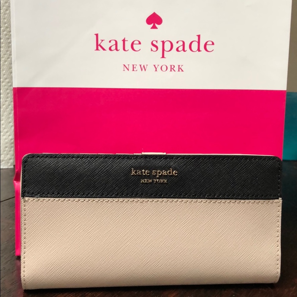 NWT Kate Spade bifold - Cameron